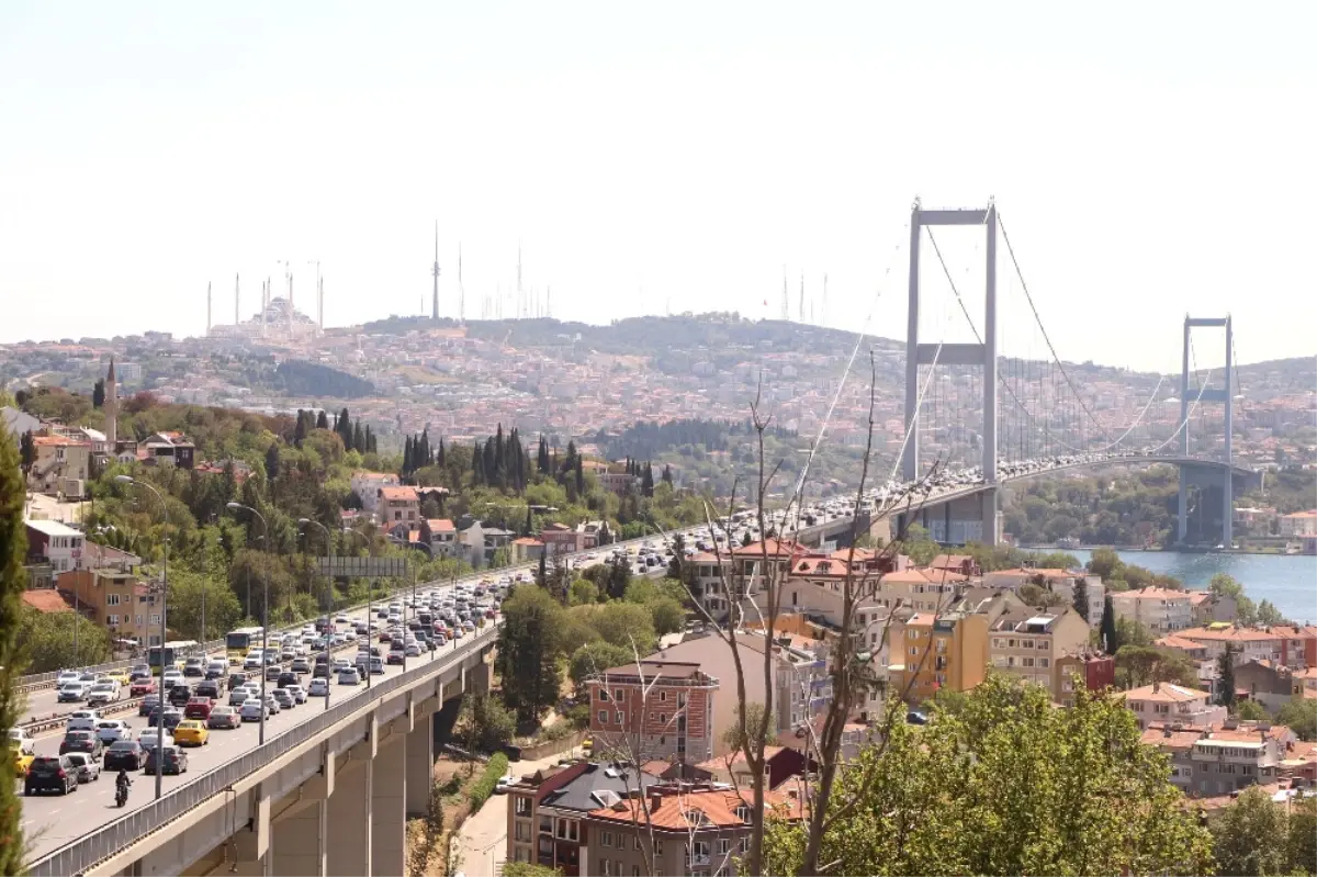 Bayram Ziyaretleri Trafik Yoğunluğunu Geri Getirdi