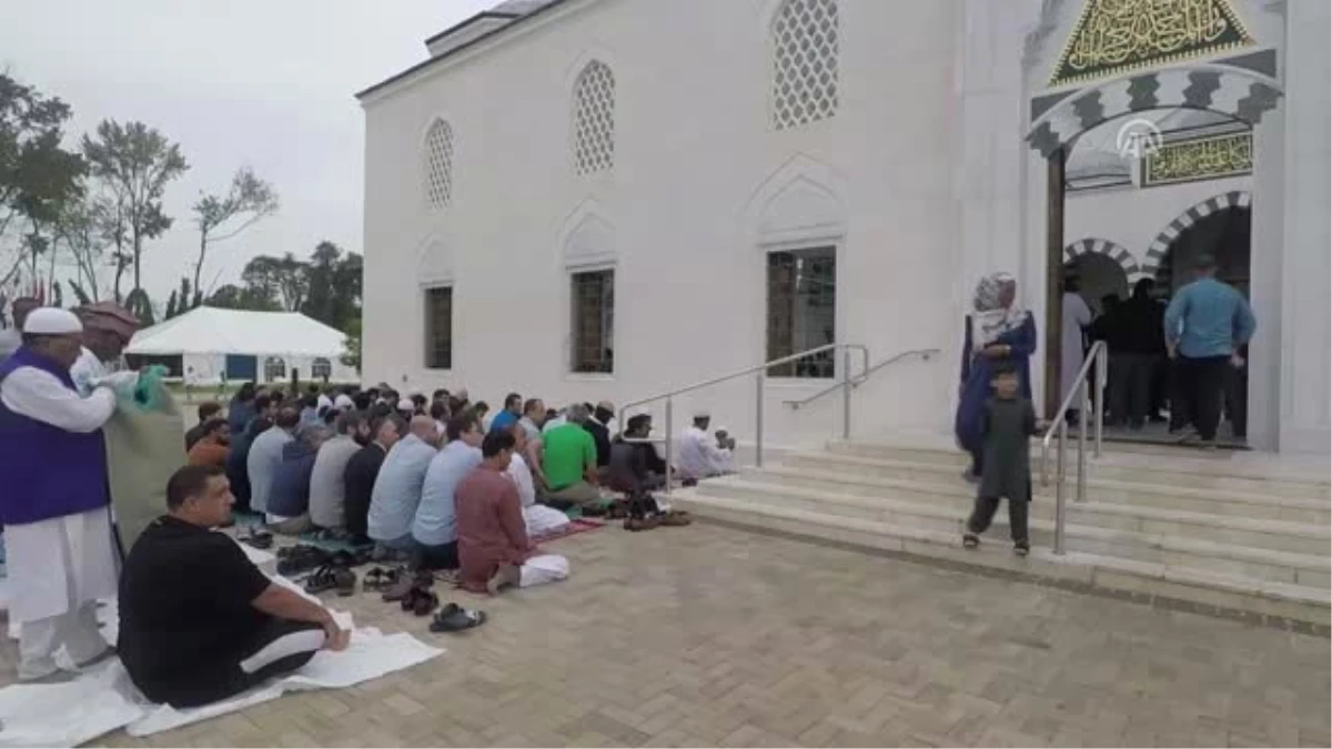 Binlerce Müslüman, Kurban Bayramı Namazında Amerika Diyanet Merkezi\'nde Buluştu