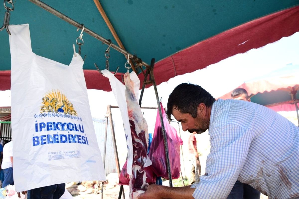 İpekyolu Belediyesi Ekipleri Bayramda da İş Başında