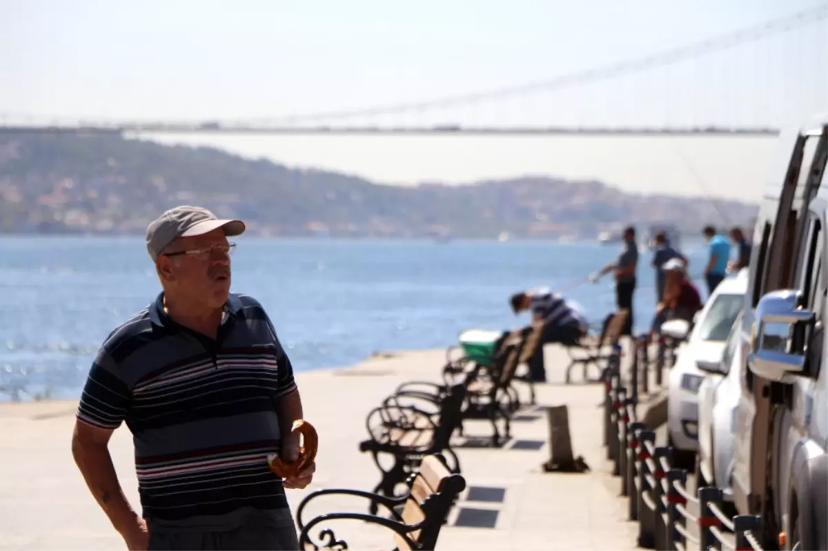 İstanbul Boğazı\'nda Bayram Manzaraları