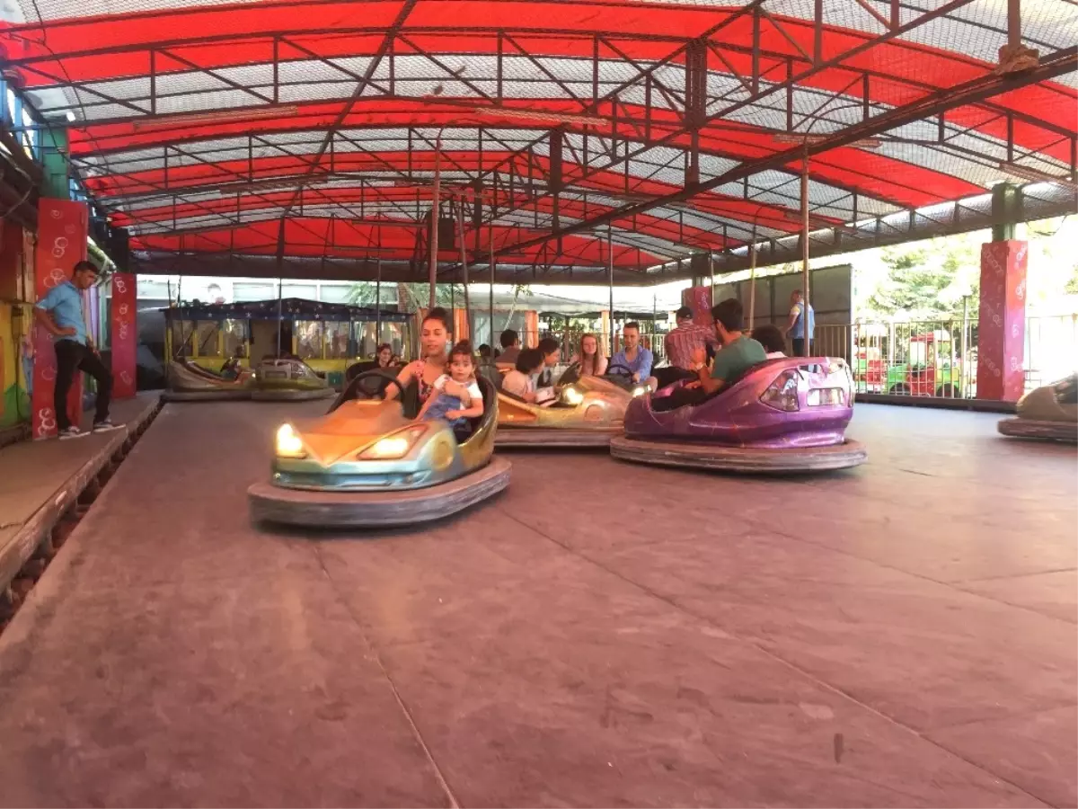 İstanbullular Bayramda Lunaparklara Koştu