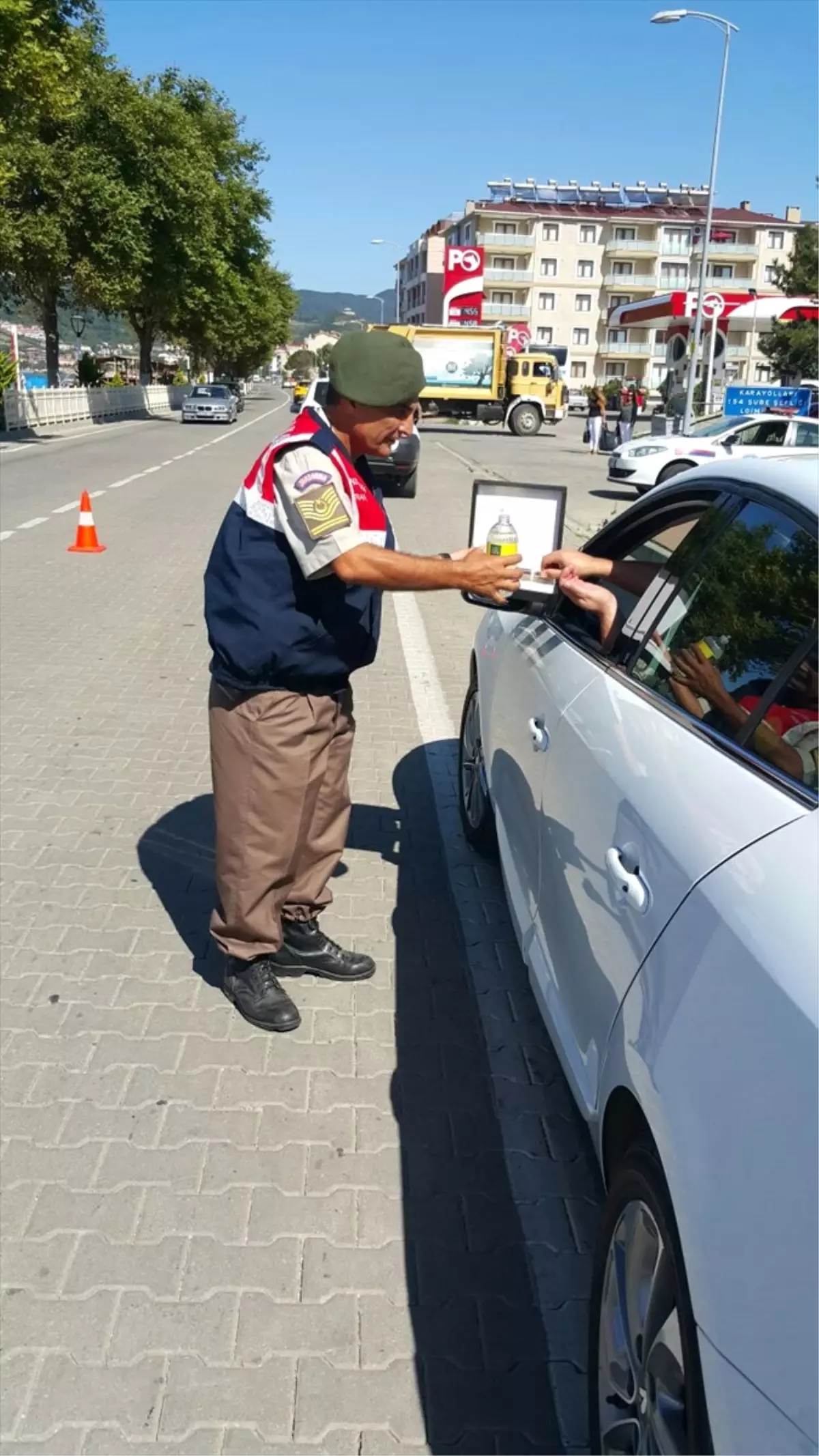 Jandarmadan "Şekerli" Yol Denetimi