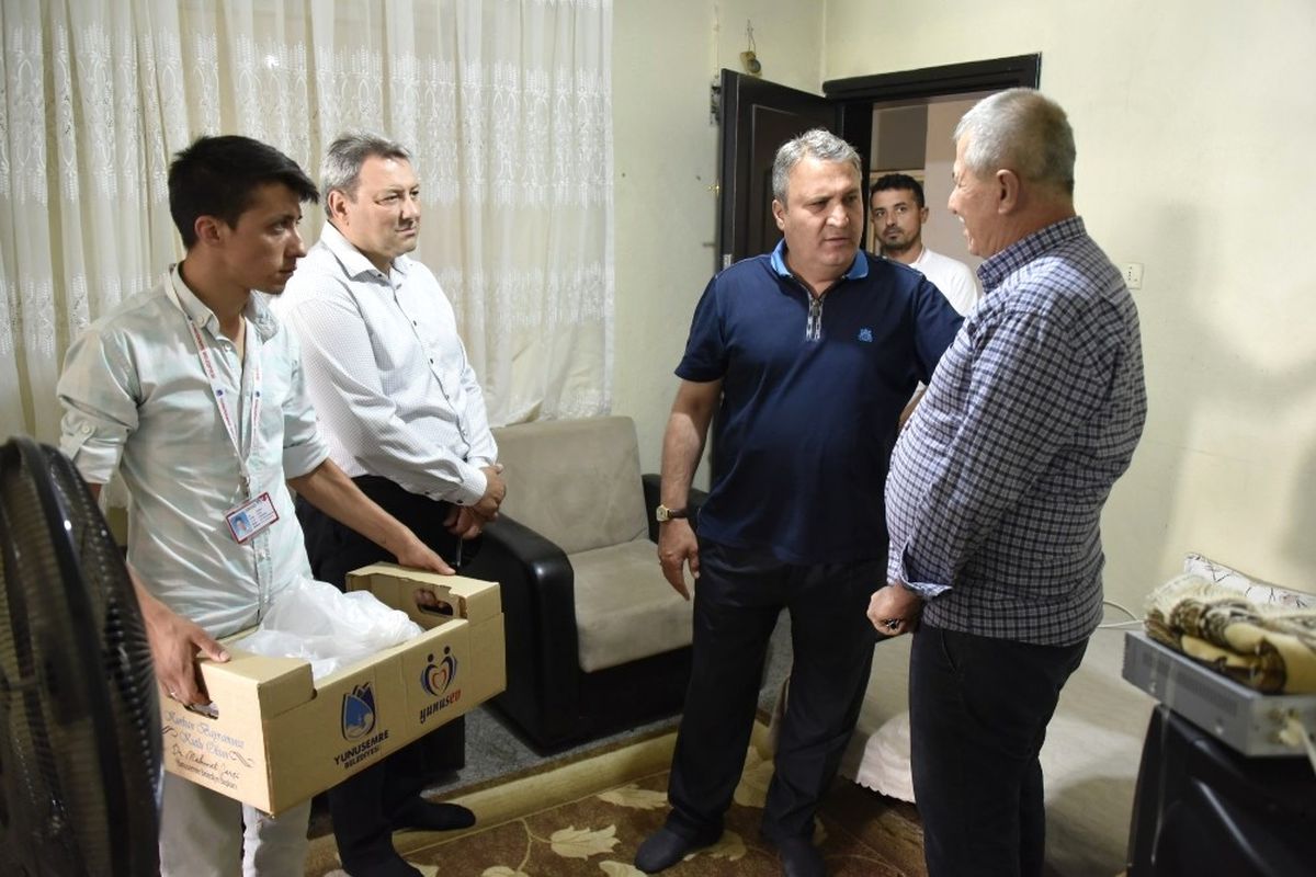 Manisa\'da Bin 500 İhtiyaç Sahibine Kurban Yardımı