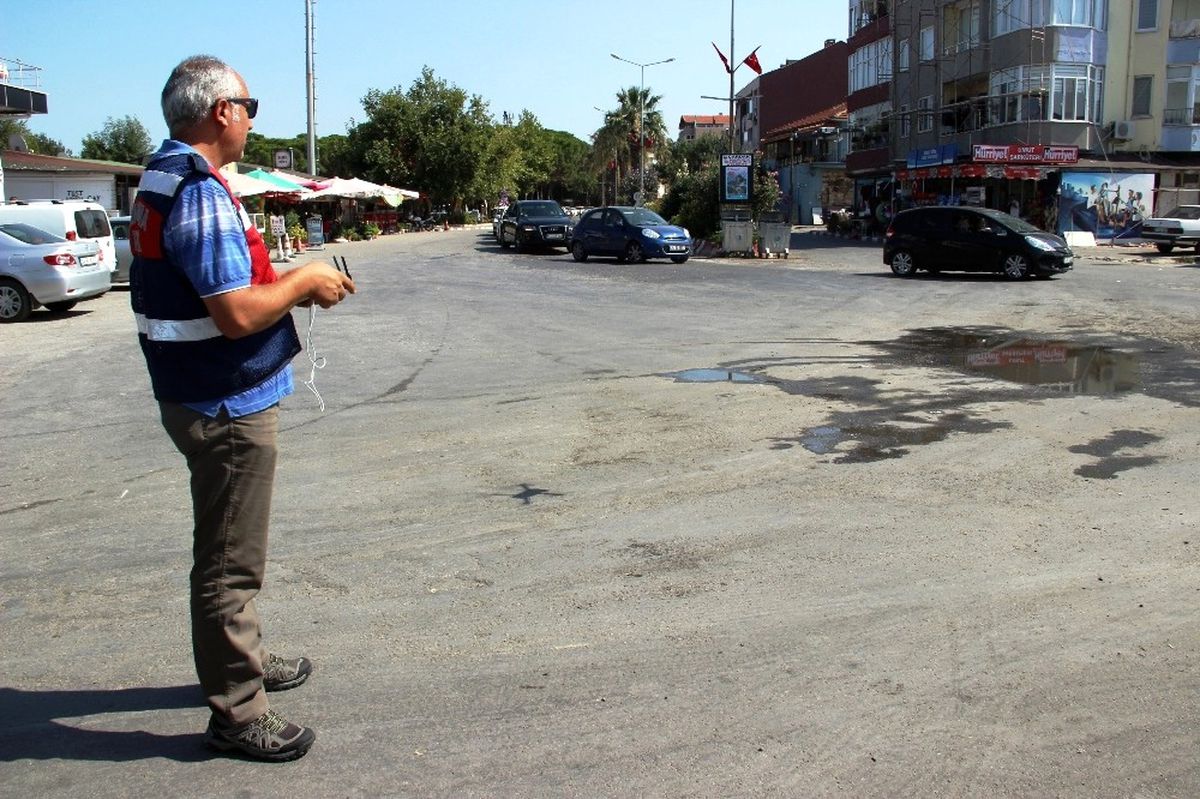 Çanakkale\'de Drone\'lu ve Bomba Arama Köpeğiyle Bayram Uygulaması