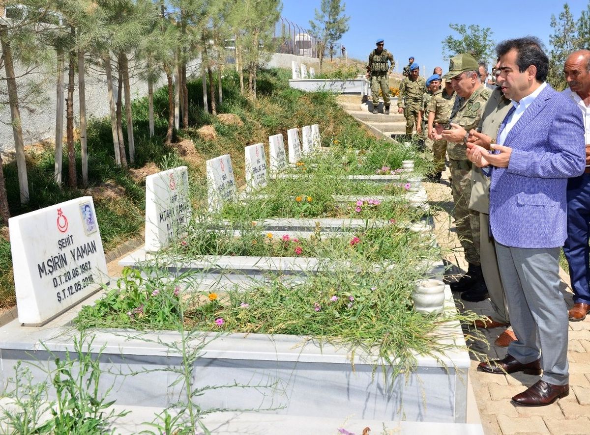 Diyarbakır Protokolünden Tanışık\'a Bayram Ziyareti