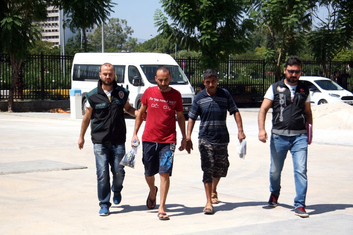 İç Çamaşırında Uyuşturucuyla Polise Yakalandı