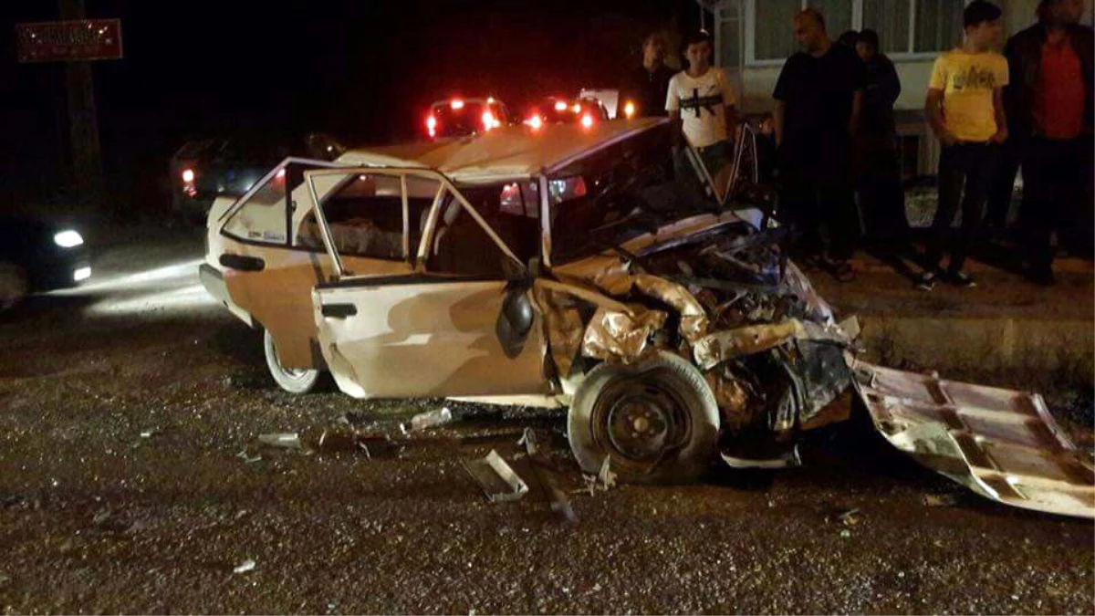 Kastamonu\'da İki Otomobil Çarpıştı: 6 Yaralı