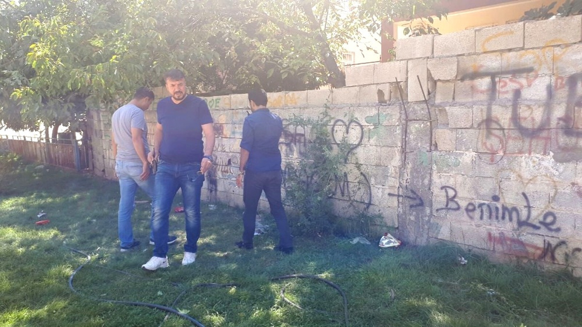 Kavgaya Giden Polisler Uyuşturucu Düzenekleriyle Karşılaştı
