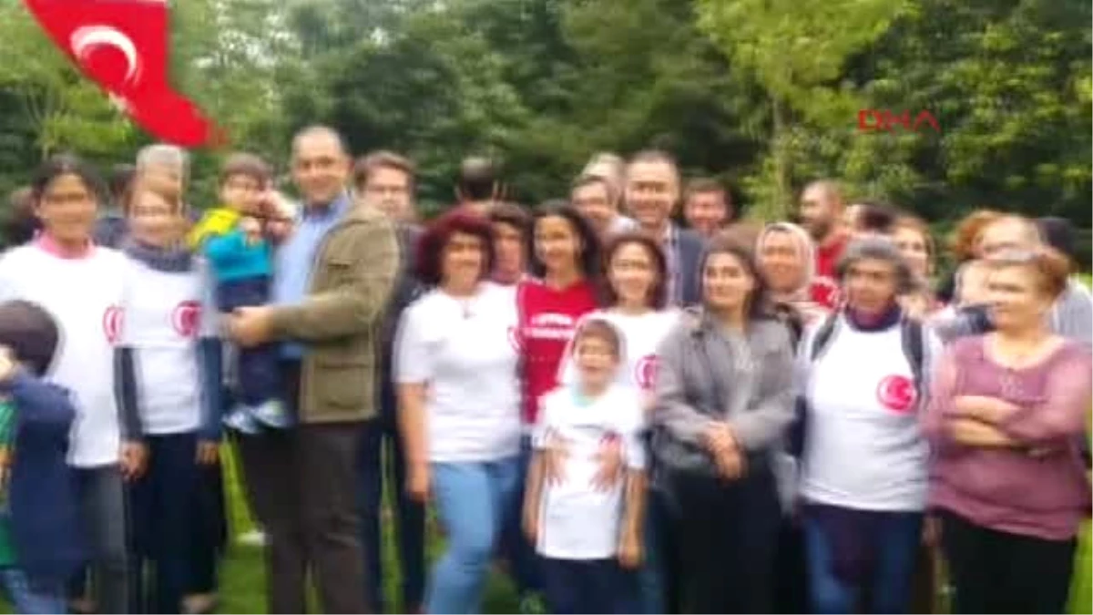 Londra\'daki Türkler, Hyde Park\'ta Bayram Kutladı