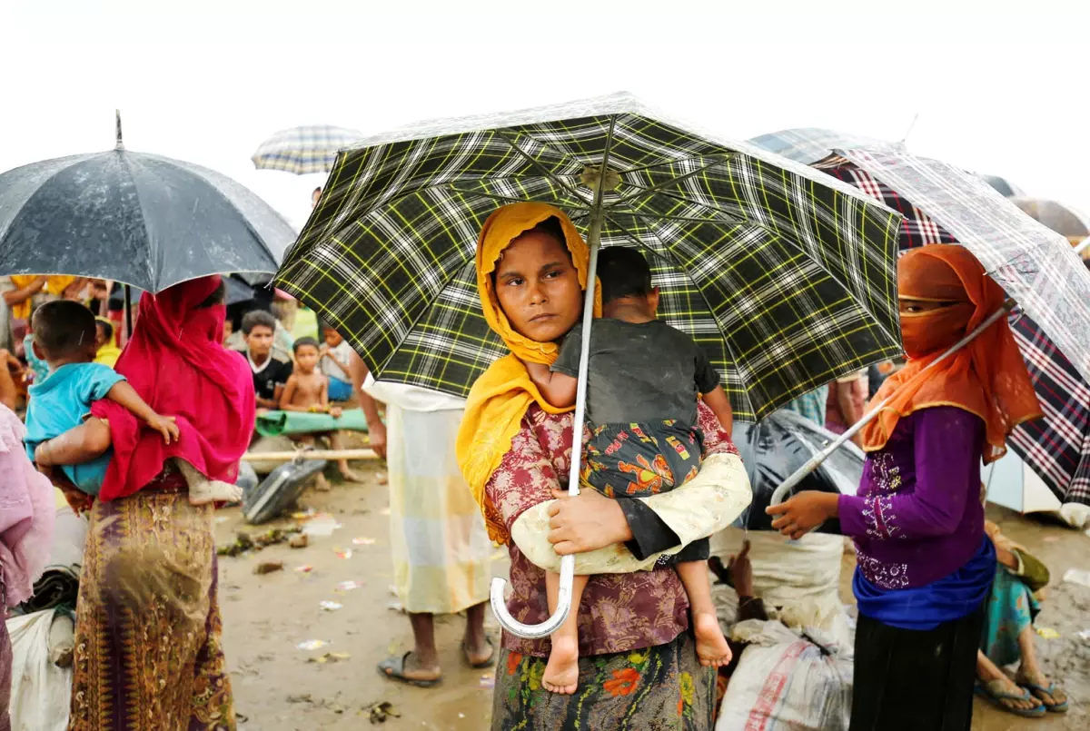 Saldırılardan Kaçarak Bangladeş\'e Geçen Arakanlı Müslümanların Sayısı 73 Bine Ulaştı