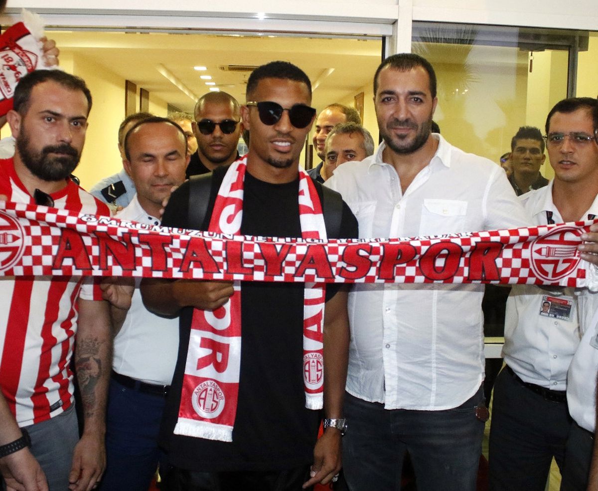 William Vainqueur Antalya\'ya Geldi