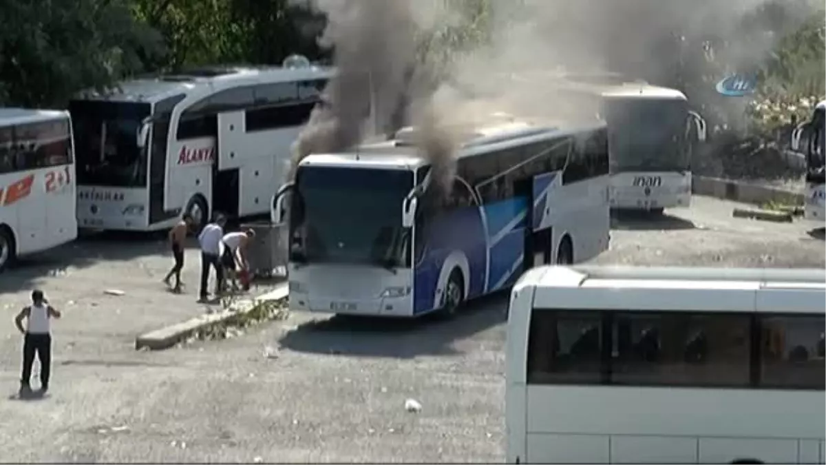 15 Temmuz Demokrasi Otogarı\'nda Otobüs Yangını Paniği