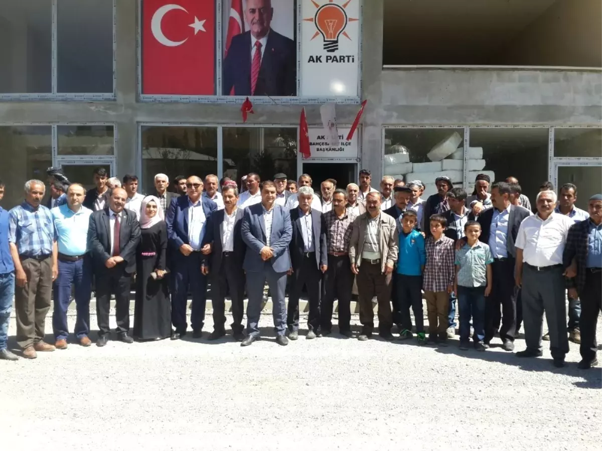 AK Parti Bahçesaray İlçesinde Bayramlaşma