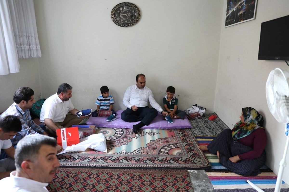Çiftçi\'den Vatandaşlara Evlerinde Bayram Ziyareti