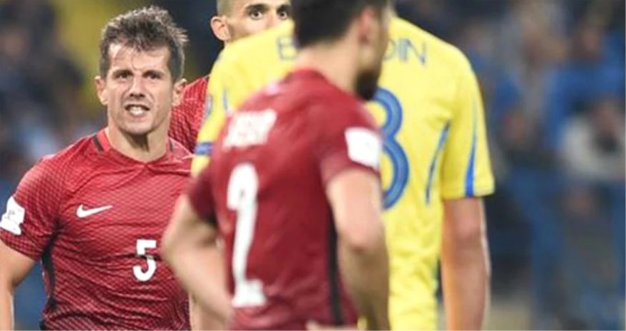 Emre Belözoğlu Milli Takım\'daki Futbolculara Çıkıştı: Siz Bitmişsiniz