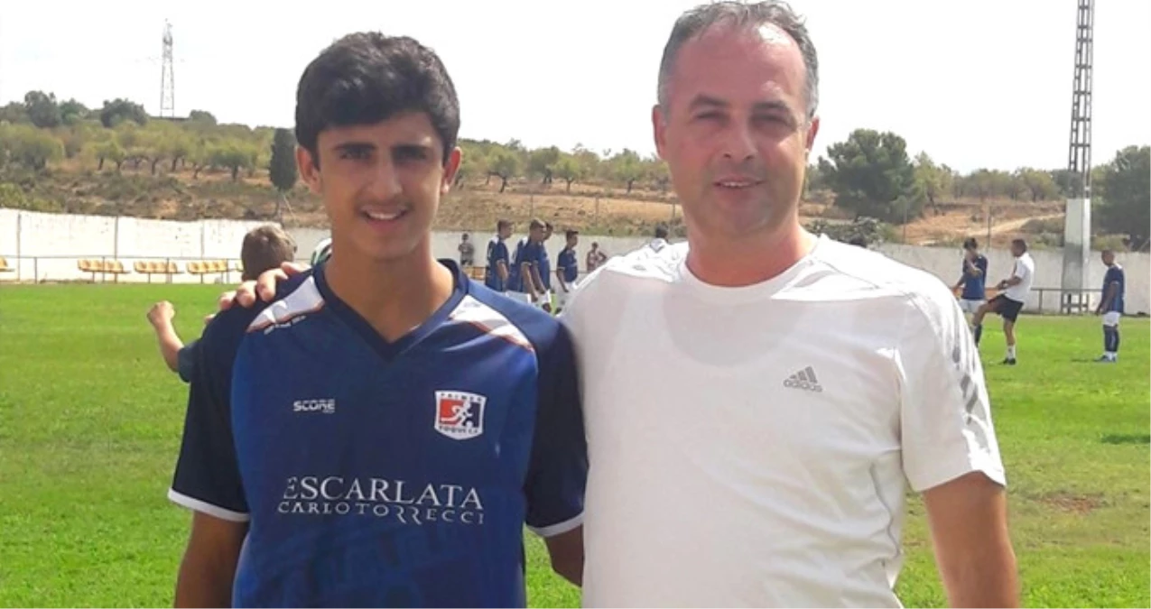 16 Yaşındaki Futbolcu, Hatay\'dan İspanya\'ya Transfer Oldu