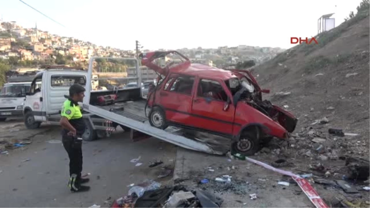 İzmir Hurdaya Dönen Otomobildeki 1 Kişi Öldü, 3 Kişi Yaralandı