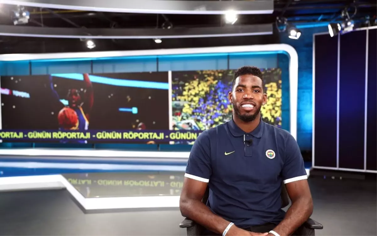 Jason Thompson: "Buradaki Hava Çok Hoşuma Gitti"