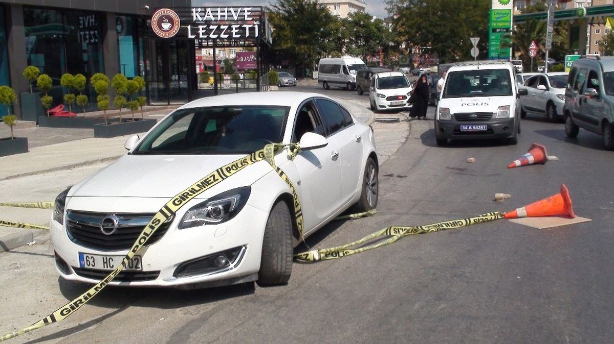 Pendik\'te Silahlı Kavga: 2 Yaralı
