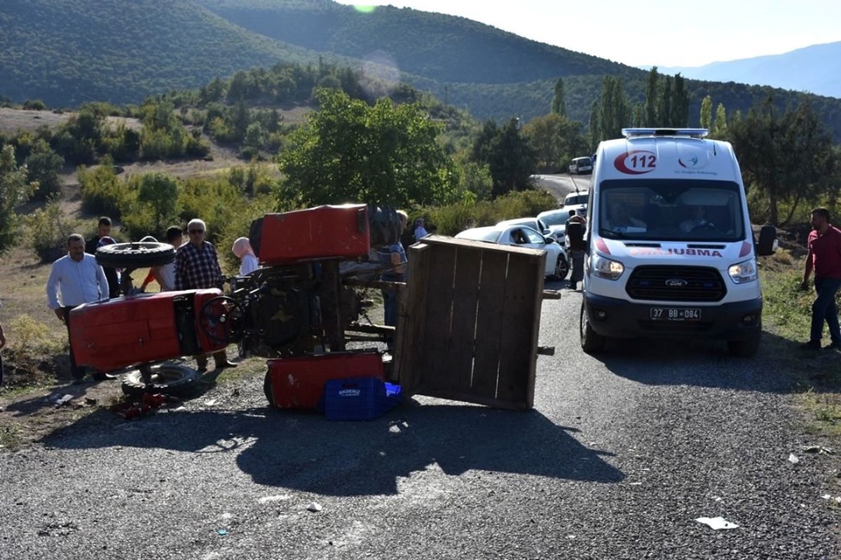 Traktör Devrildi, 2 Kardeş Yaralandı
