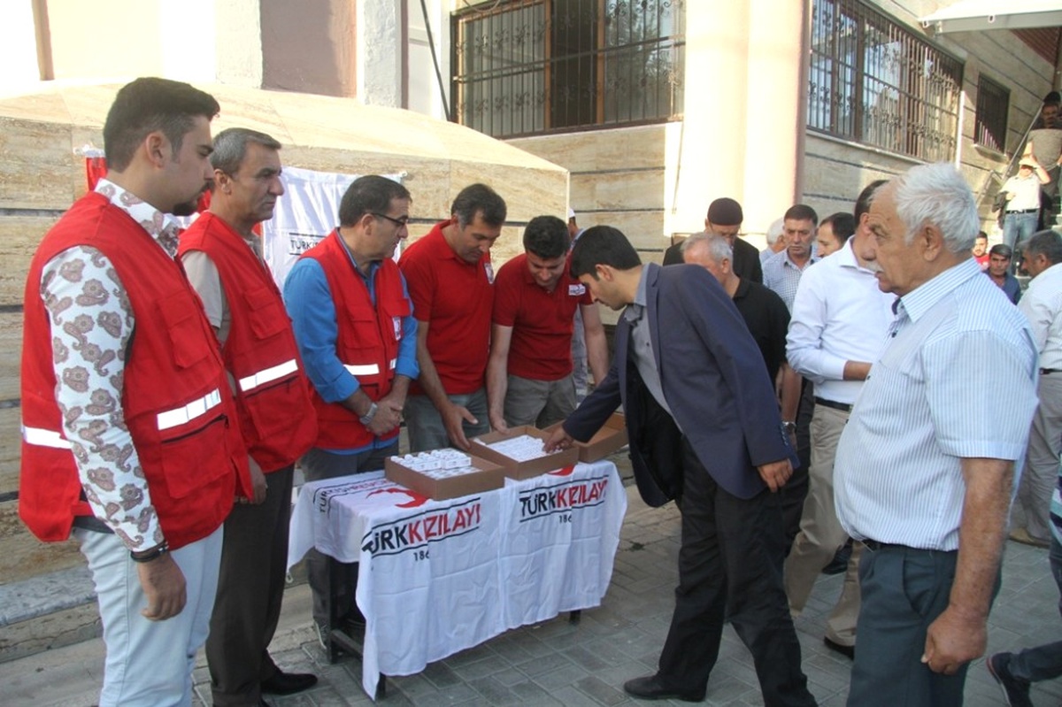Türk Kızılayı Van\'da 600 Büyükbaş Kurban Kesti