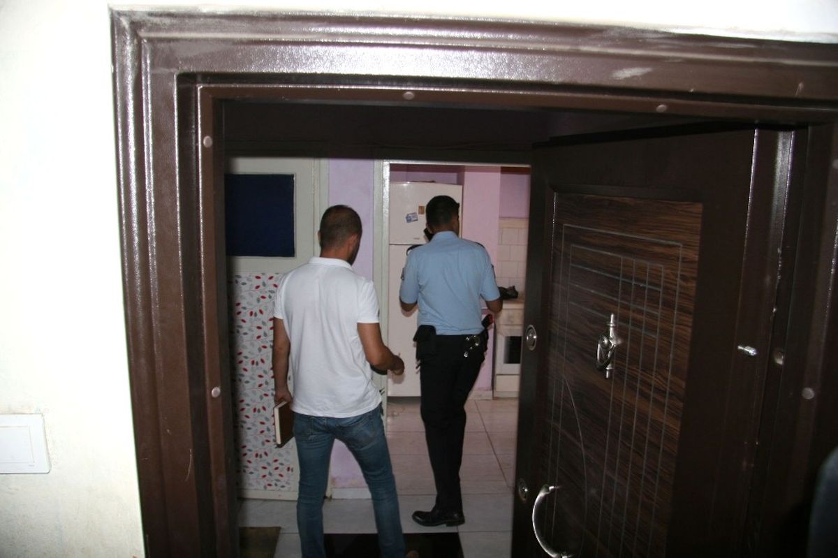 Antalya\'da Travestinin Evinde Şüpheli Ölüm