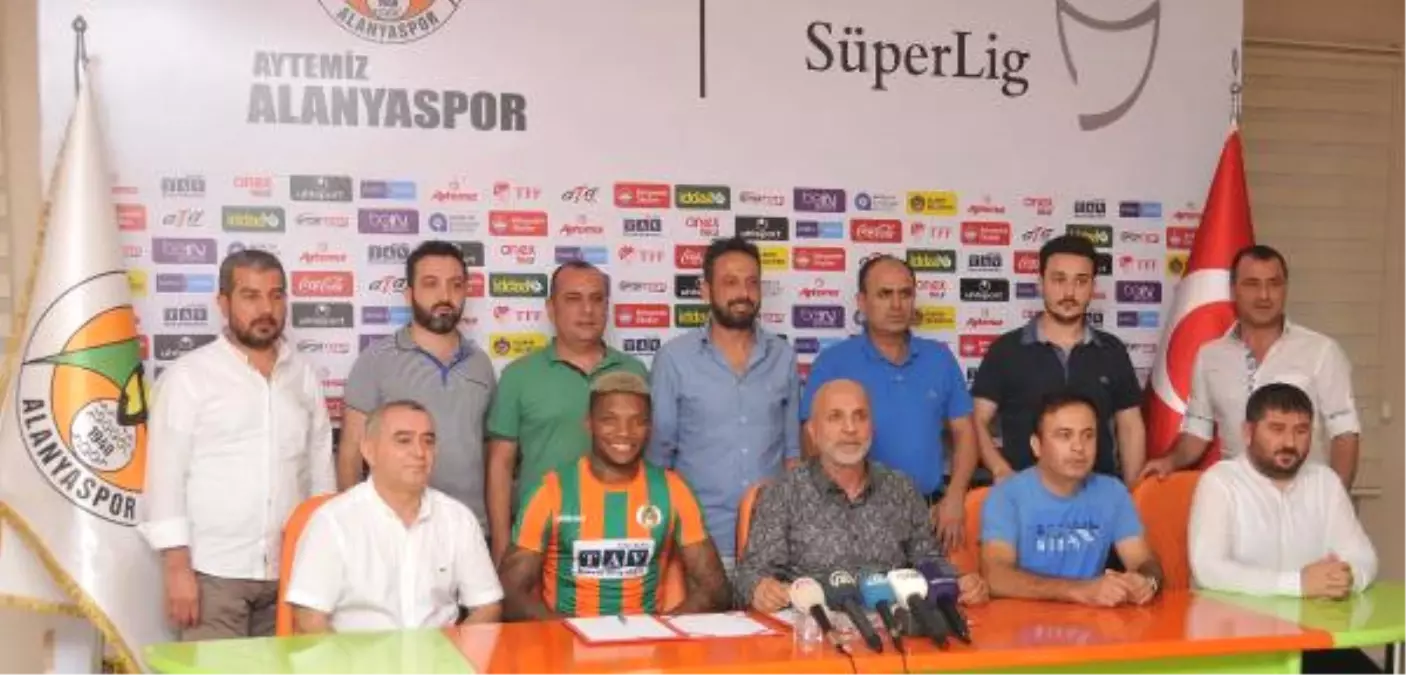 Aytemiz Alanyaspor, Junior Fernandes\'i Kadrosuna Kattı