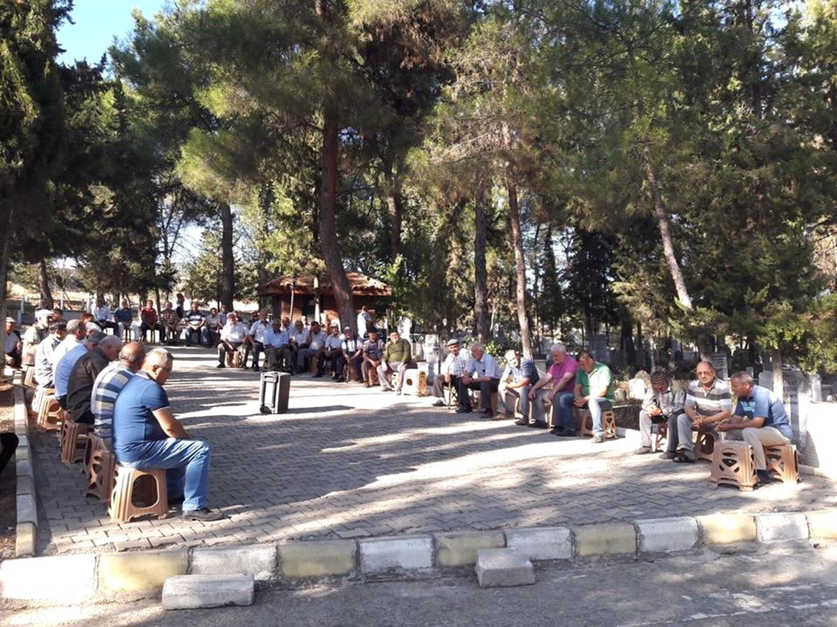 Bayırköy\'de Geleneksel Mezarlık Ziyareti