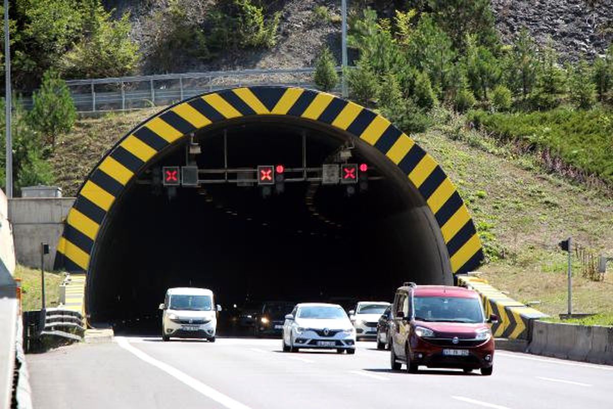 Bayramda Bolu Dağı Tüneli\'nden 620 Bin Araç Geçti