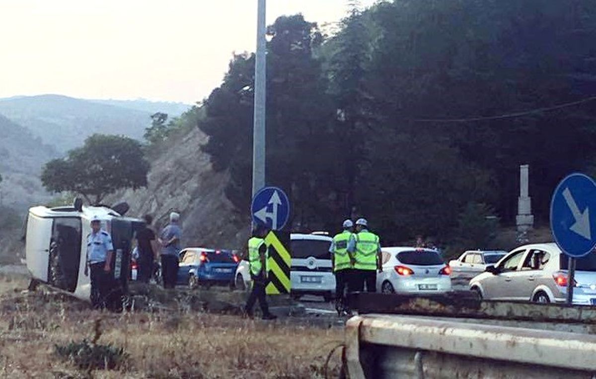 Bilecik\'te Trafik Kazası: 3 Yaralı