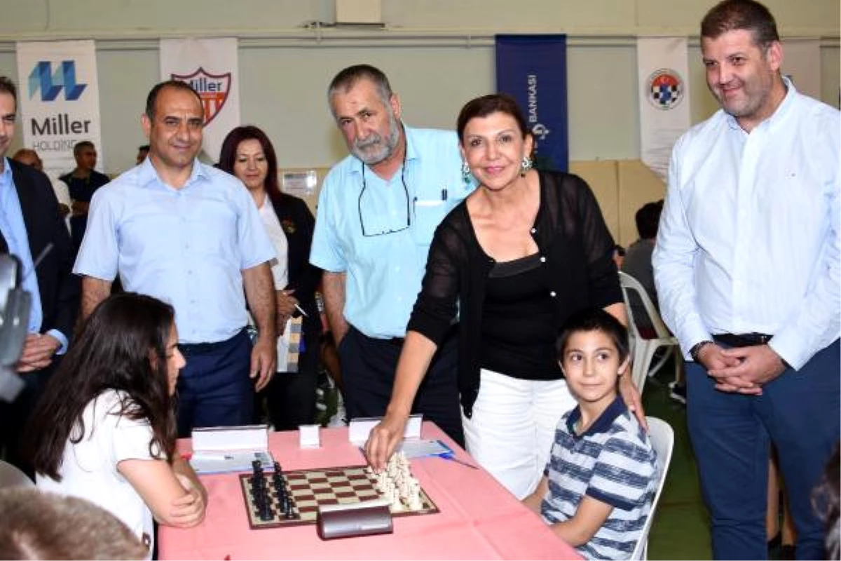 Çanakkale\'de Türkiye Gençler Satranç Şampiyonası Başladı