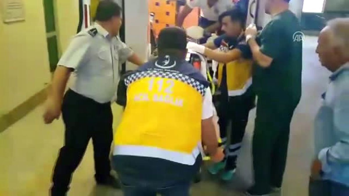 Düzce\'de Traktör Devrildi : 1 Ölü