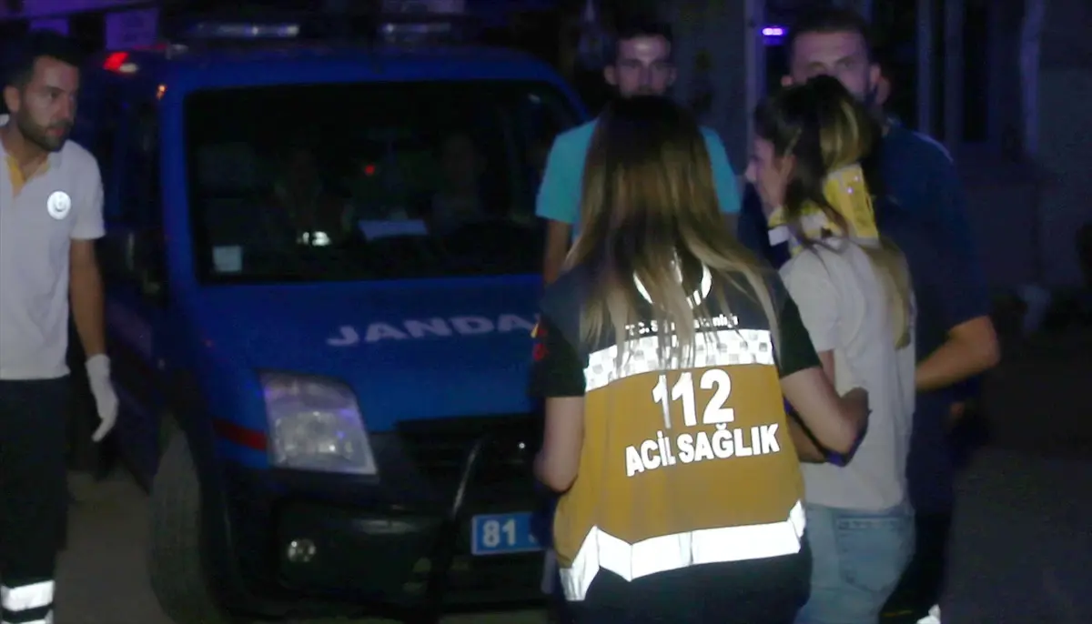 Düzce\'de Zincirleme Trafik Kazası: 8 Yaralı