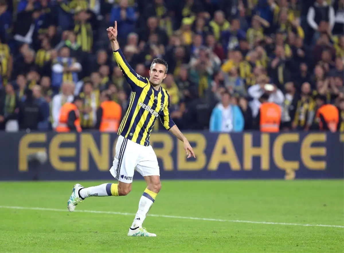 Fenerbahçe\'de Van Persie Şoku