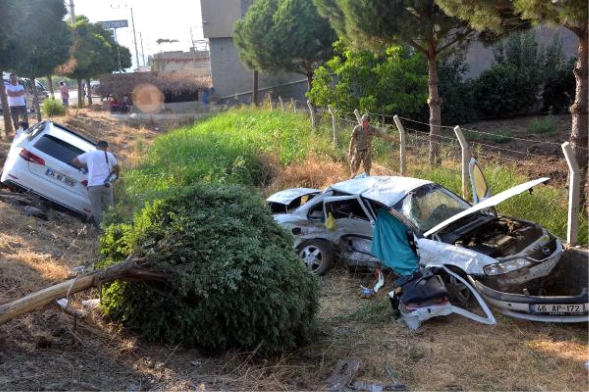 Kahramanmaraş\'ta İki Otomobil Çarpıştı: 1 Ölü, 3 Yaralı