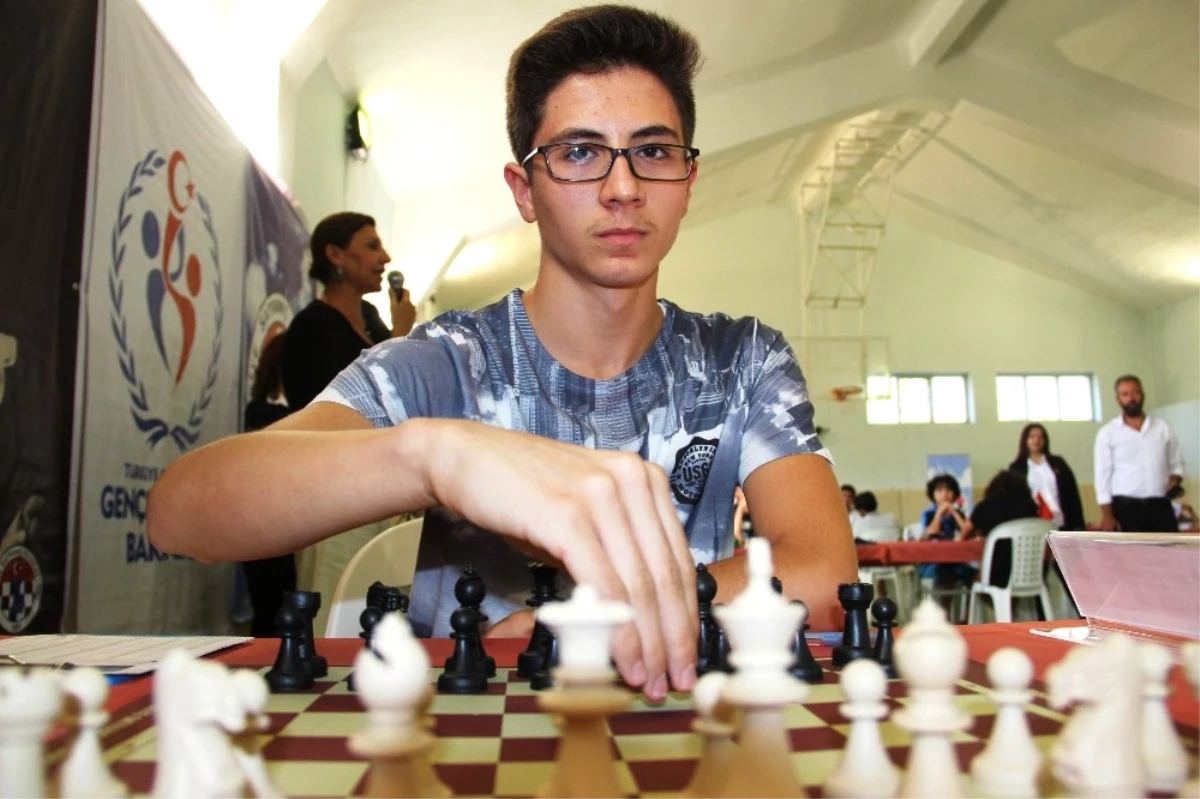 Türkiye Gençler Satranç Şampiyonası Çanakkale\'de Başladı
