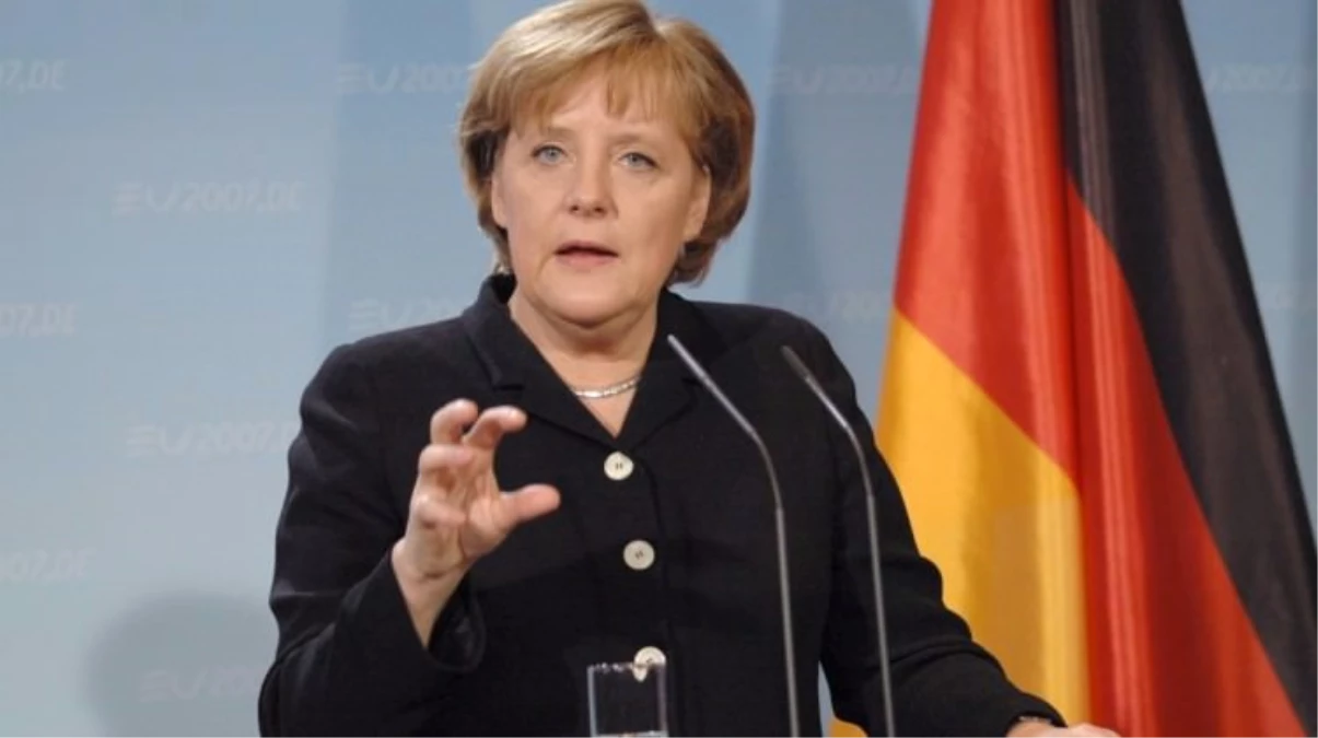 Türkiye\'yi Kızdıran Düellonun Ardından Merkel\'den Yumuşama Sinyali: Diyalog Devam Etmeli