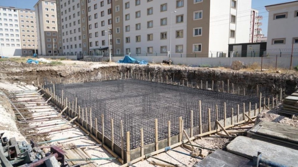 Altınşehir Mahallesinde Taziye Evinin Temeli Atıldı