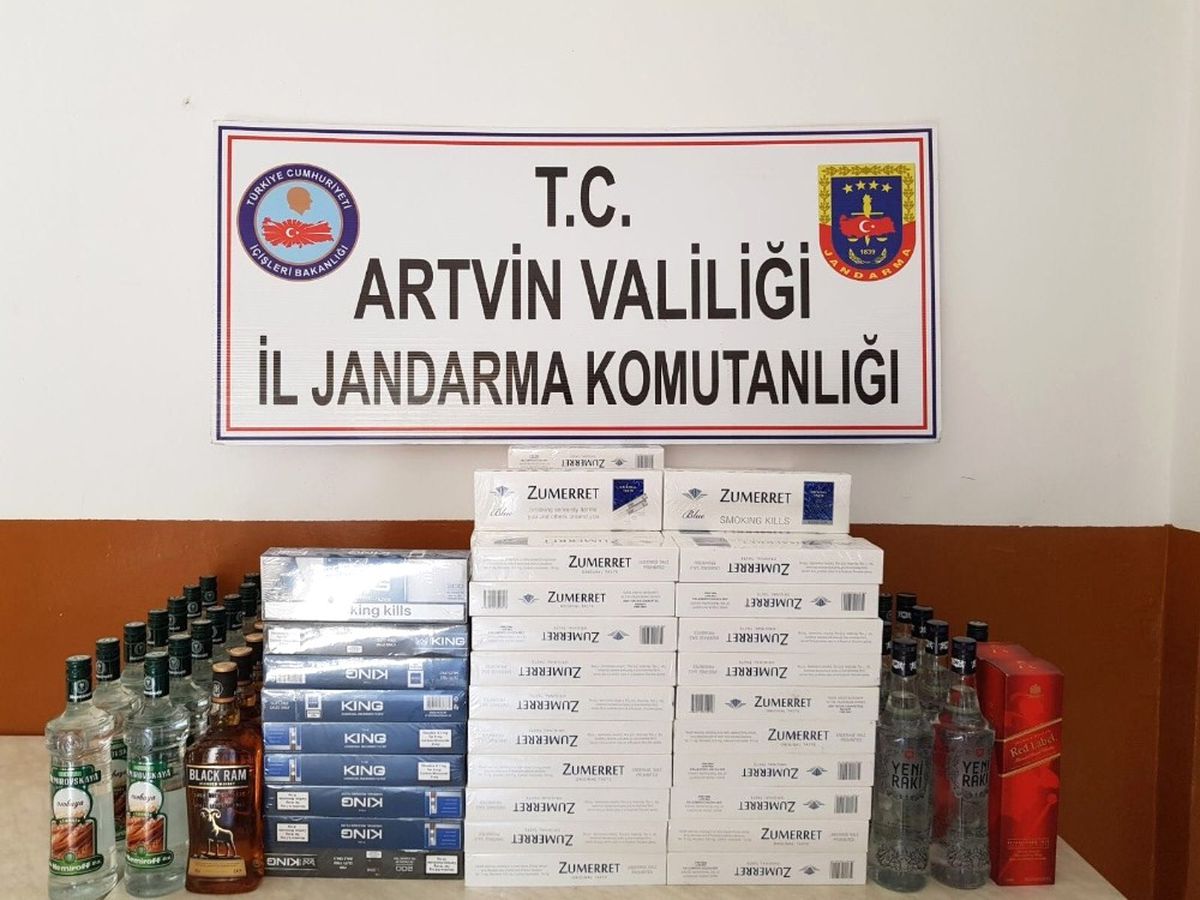 Artvin\'de Kaçak Sigara ve İçki Operasyonu