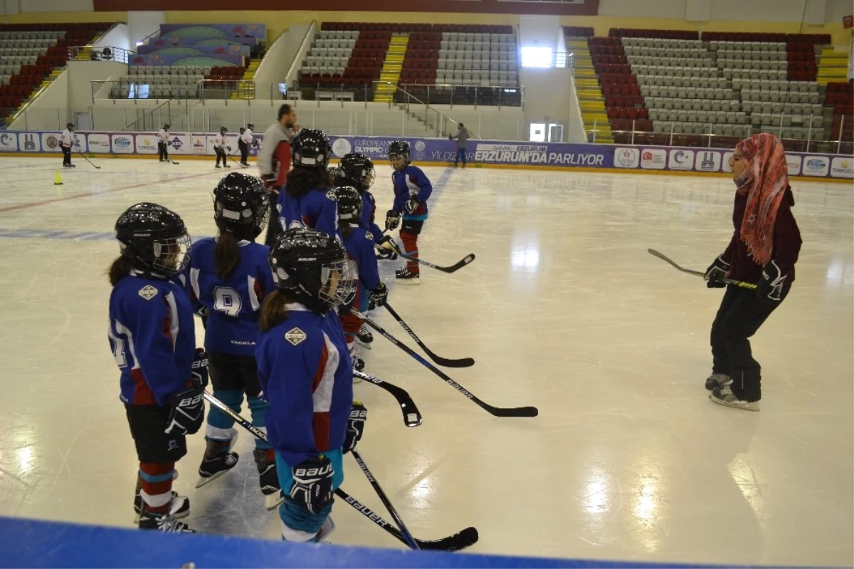 Asp Minikler Buz Hokeyi Şampiyonası" Buz Hokey Kampı Başladı