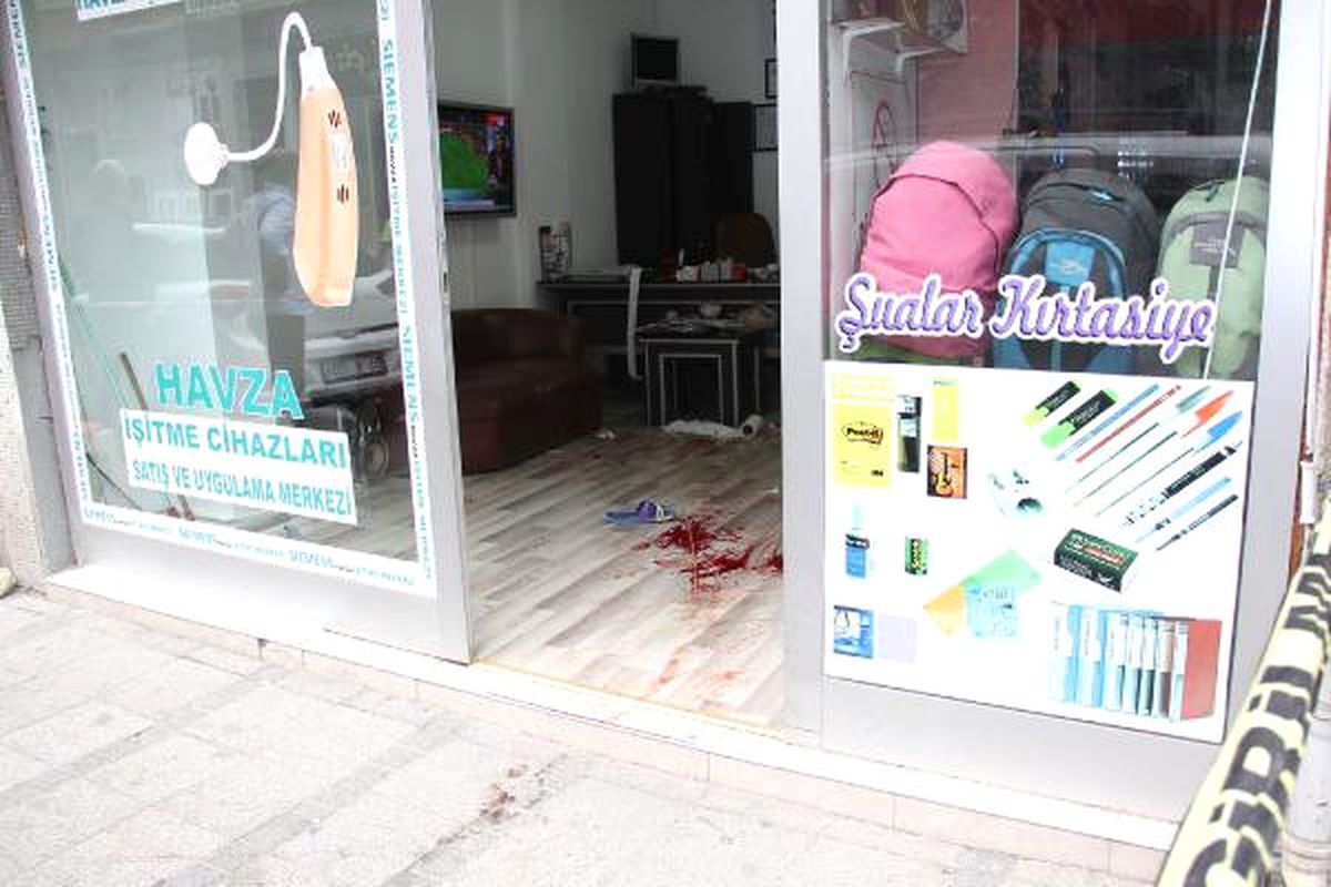 Bıçaklayıp Polise Teslim Oldu
