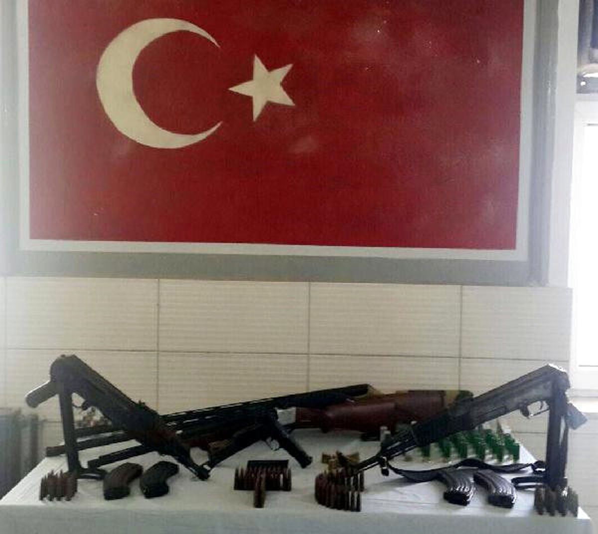 Birecik\'te Bir Evde 6 Silah Bulundu