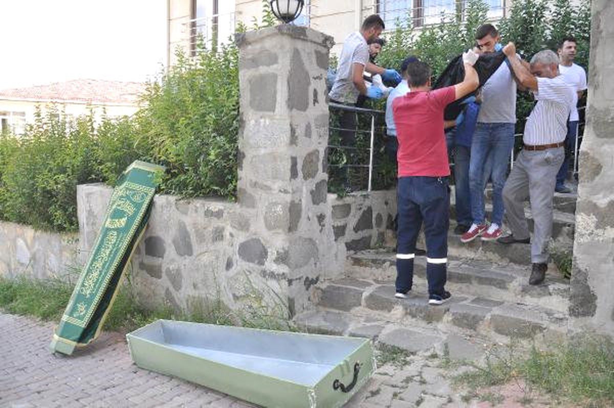 Çıtadan Düşen İnşaat Ustası Öldü
