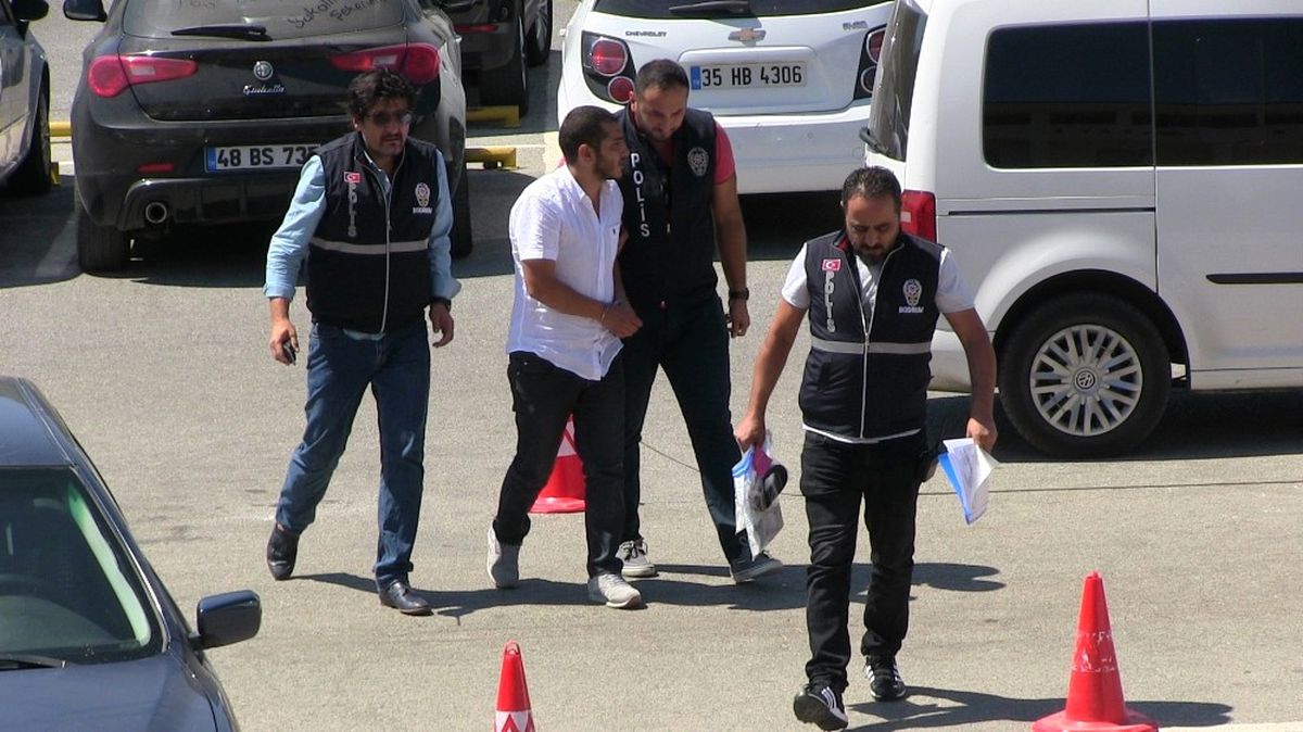 Firar Ettikten Sonra da Suç İşlemeye Devam Edince Yakayı Ele Verdi