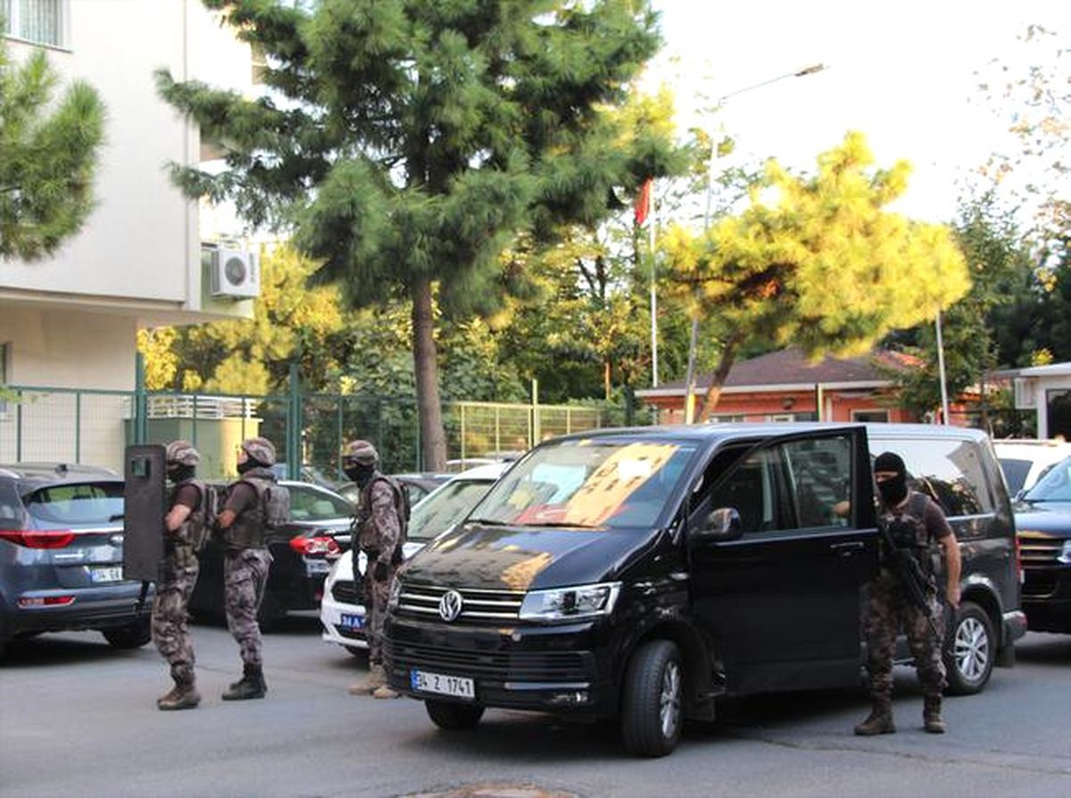 Güncelleme - Ataköy\'de Binadan Parka Ateş Açıldı: 2 Yaralı