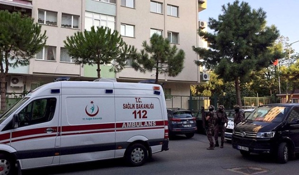 Hakim Savcılar Lojmanlarında Silah Sesleri 2 Yaralı Var Olay Yerine Takviye Polis Ekipleri Sevk...
