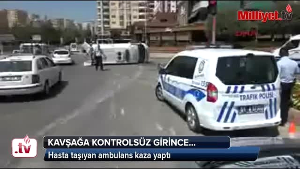 Hasta Taşıyan Ambulans Kaza Yaptı
