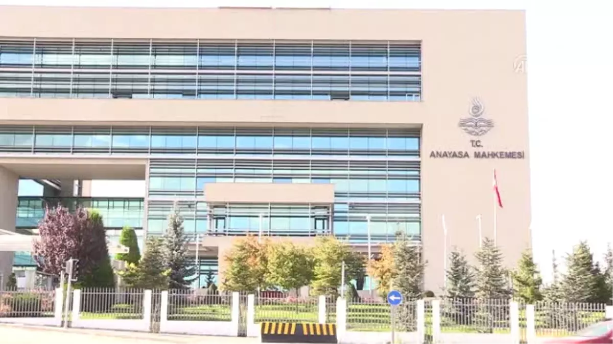 Hdp\'den Aym Önünde Basın Açıklaması