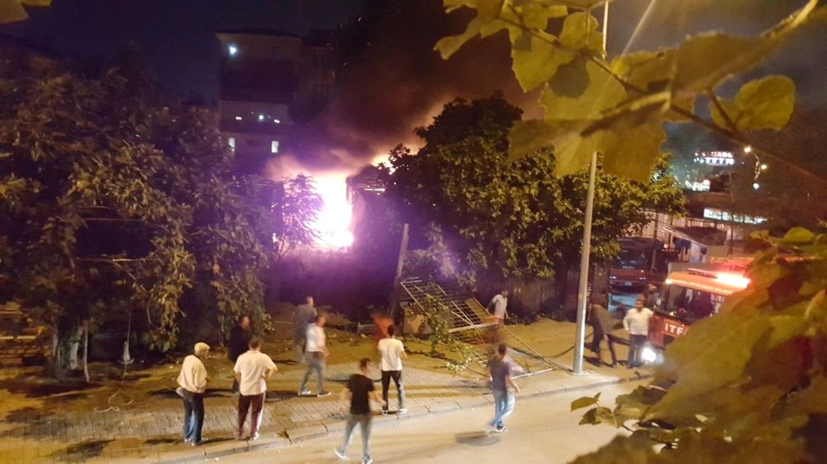 Hurdalık Alev Alev Yandı