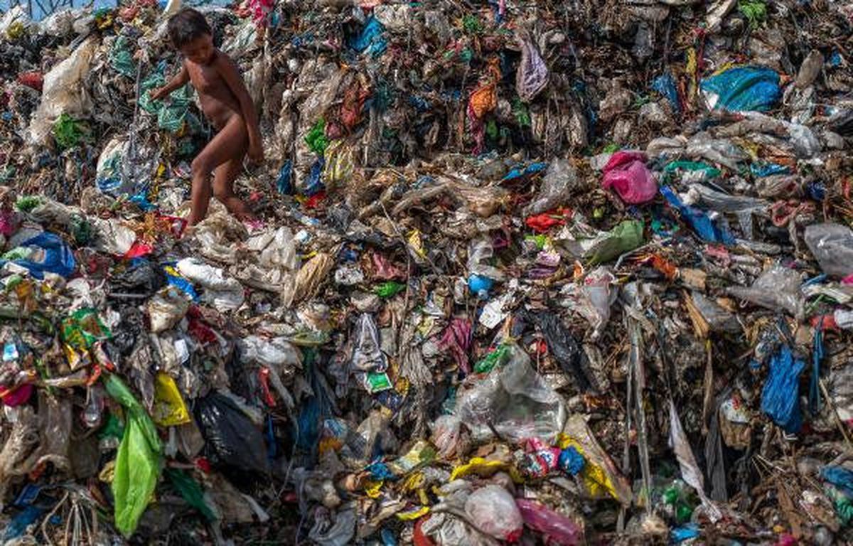İnsanlığı Özgürleştiren "İçimizdeki Plastik" Kirlilikle Hapsediyor